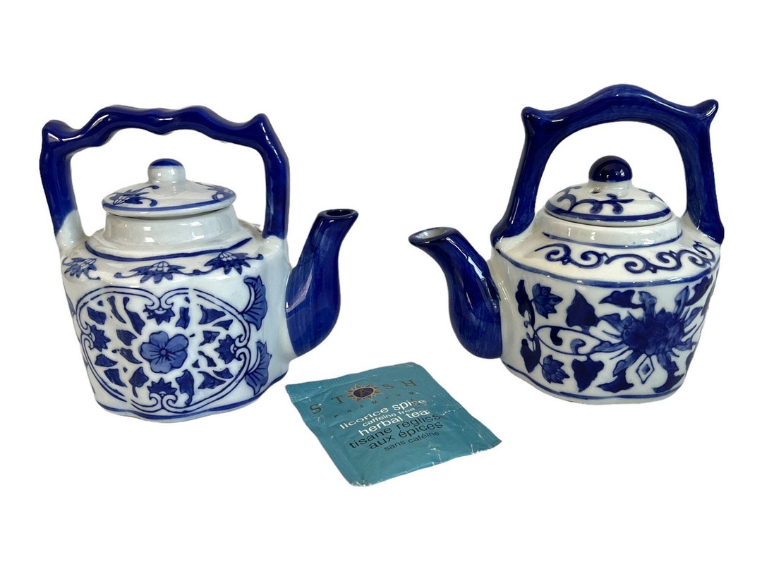 Two Vintage Mini Teapots W/ Lids Blue & White Retro Mid Century Kitchen Decor 2 Small Teapots