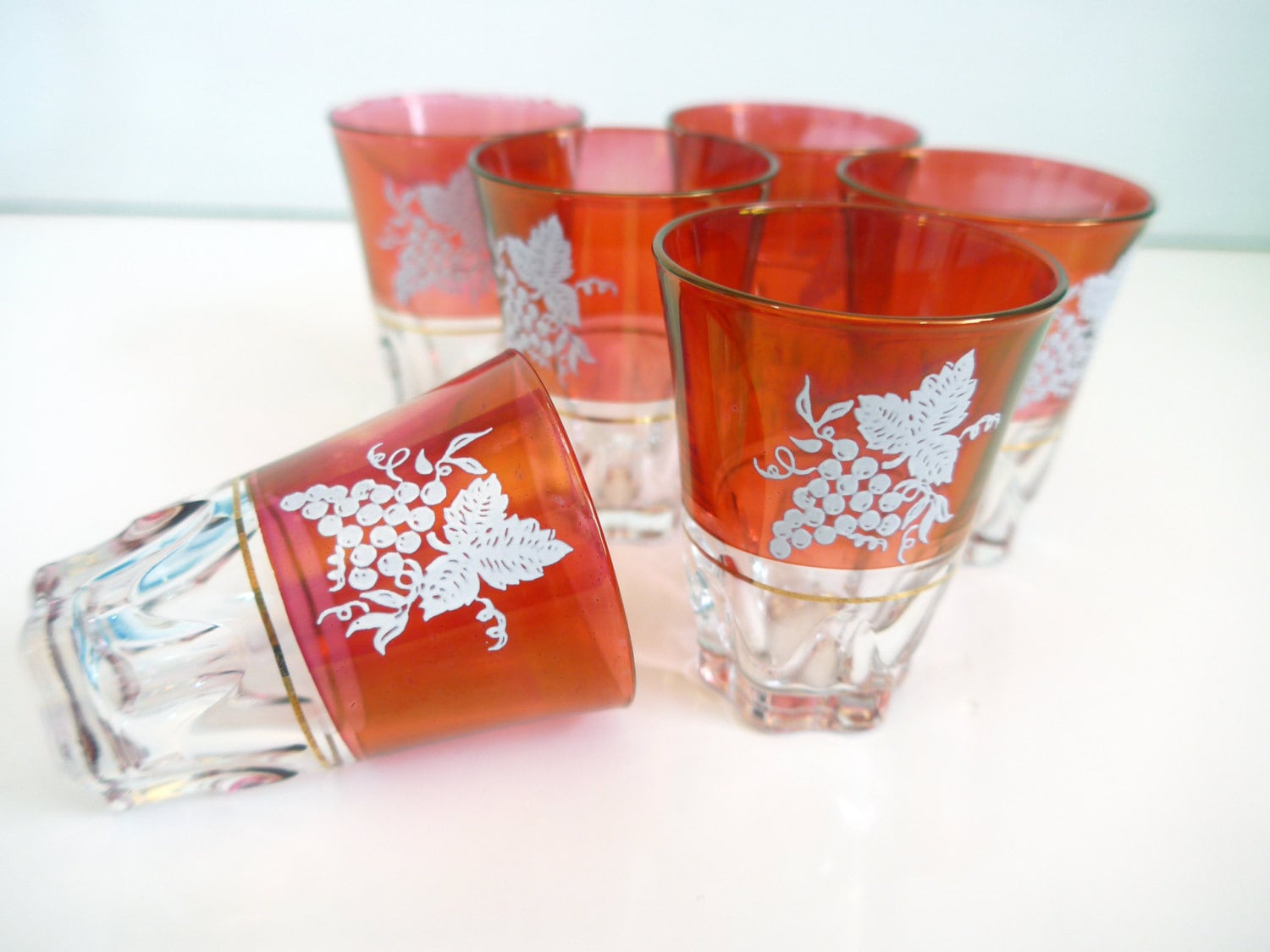 6 Vintage Red / Cranberry Colored Shot Glass Glasses - Grape Motif on Red  Glass Gold Trim Cordials - Mid Century Home Decor Entertaining, image size:1500x1125