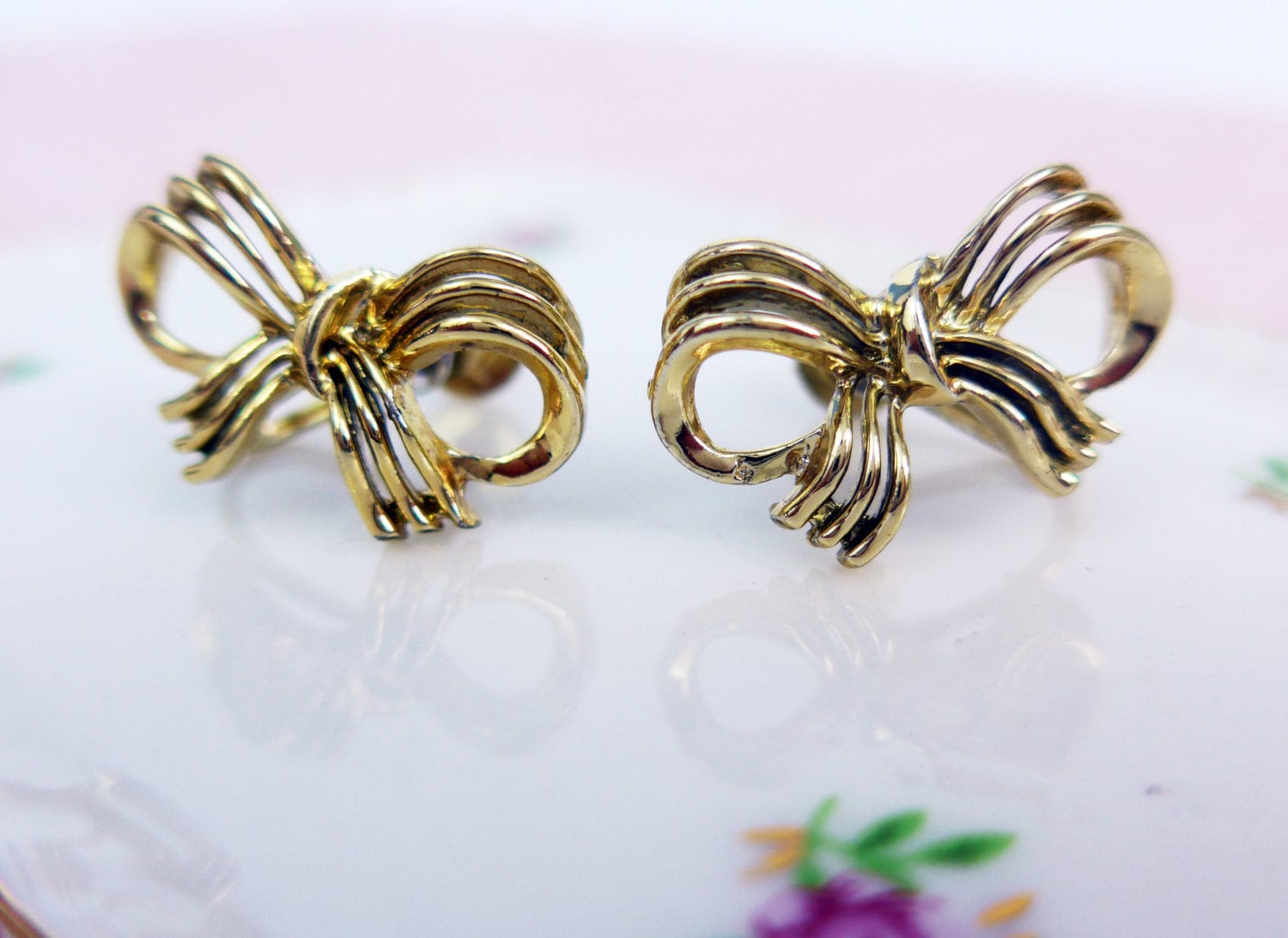 ピアス VINTAGE HOLLYWOOD Petal Ribbon Earrings 4BFK494 classic-givenchy-gold-ribbon-