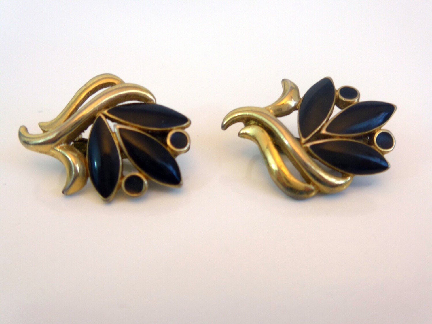 Vintage Earrings Vintage Trifari Costume Earrings