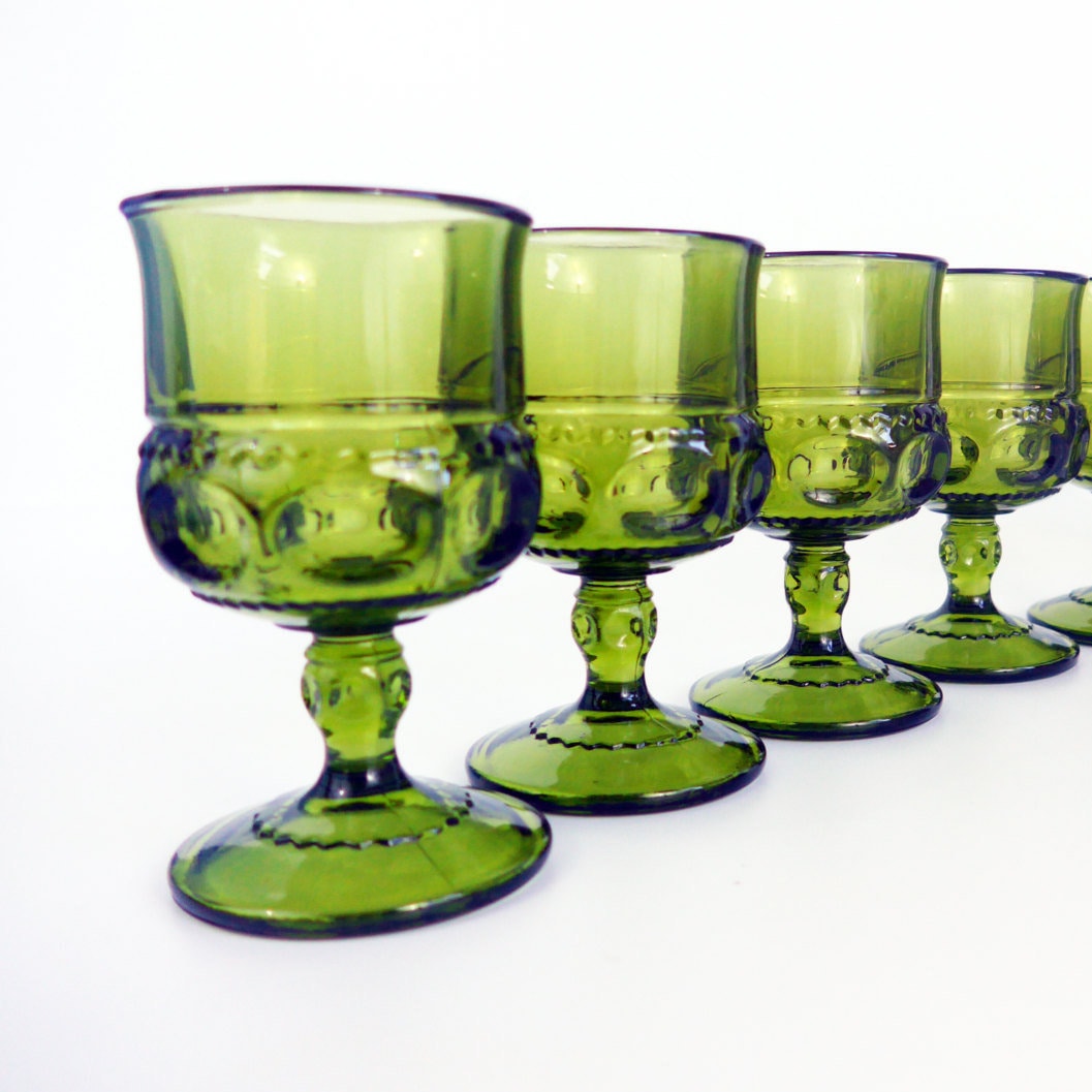 4 Vintage Emerald Green Glass Wine or Water Glasses Decorative Sides