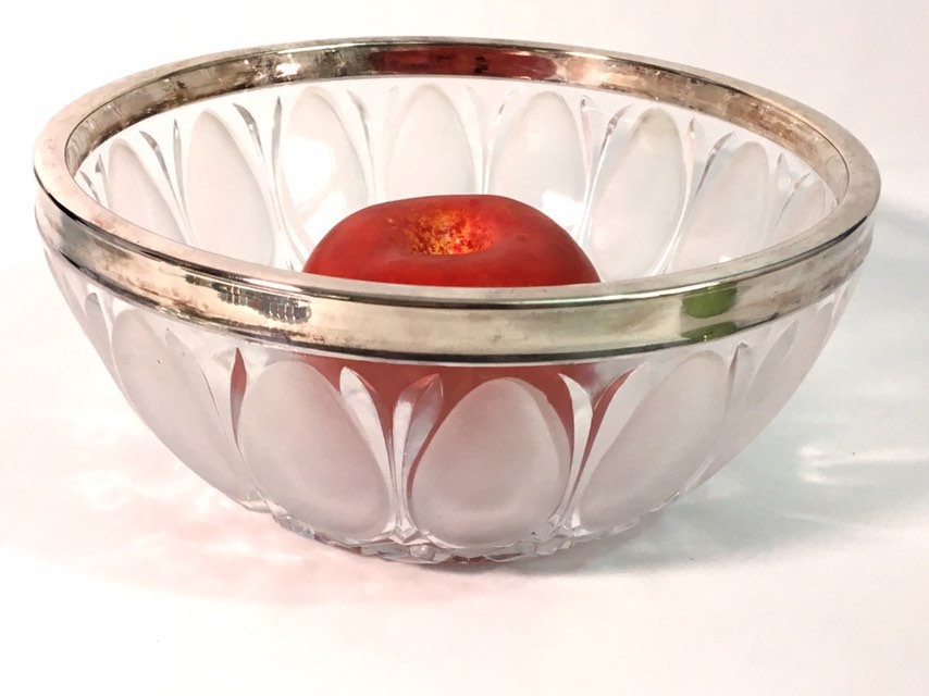 Vintage Oneida Lead Crystal Bowl W/ Frosted Oval Petals Sticker Still Intact Retro Glass