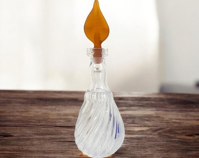 Unique Zodax Glass Decanter w/ Amber Glass Stopper w/ Feather Shape - Retro Barware Serving Entertaining Heavy Swirl Ribbed Bottle w/ Label