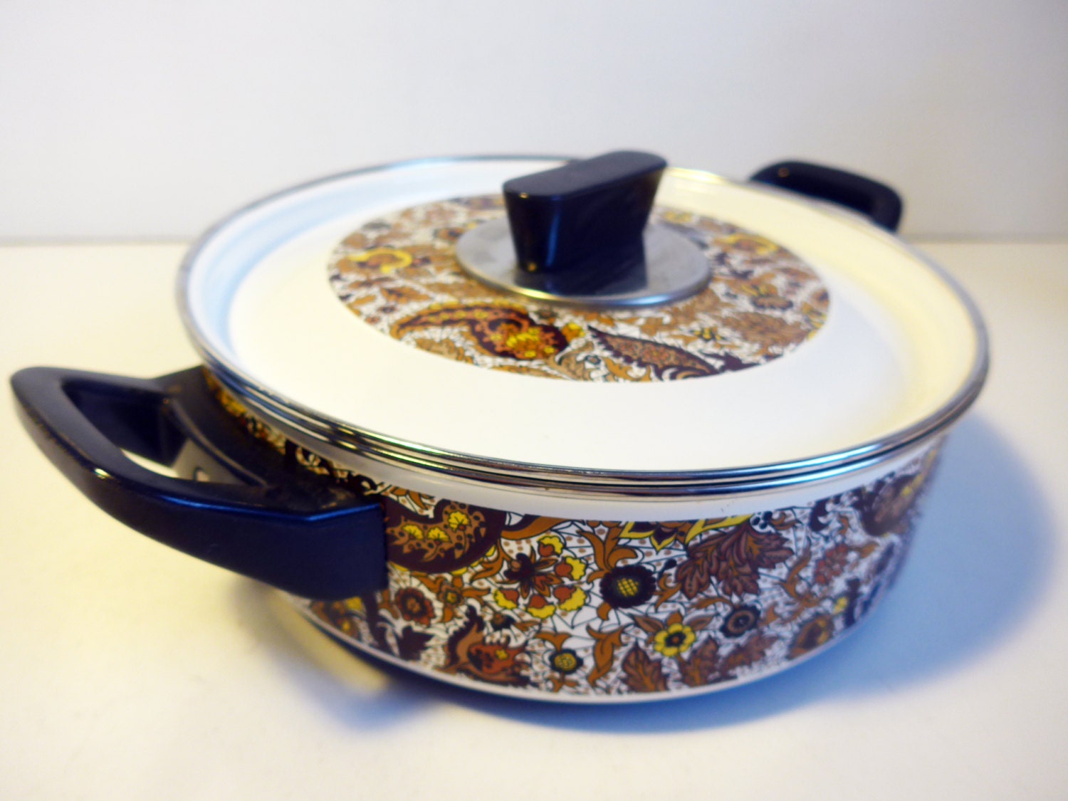 Covered Enamel Serving Dish MidCentury Buffet Server / Skillet With