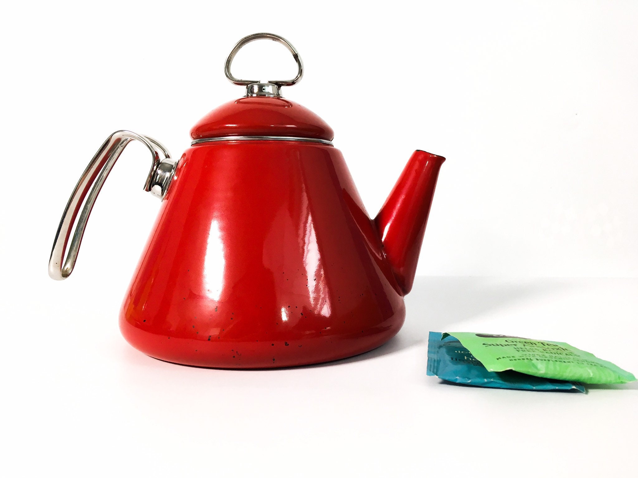 Vintage Chantal Teakettle - Chantal Apple Red Enamel Teapot with Blue  Enamel Interior - Vintage Tea Pot w/ Cone Shape Mod Modern Kitchen