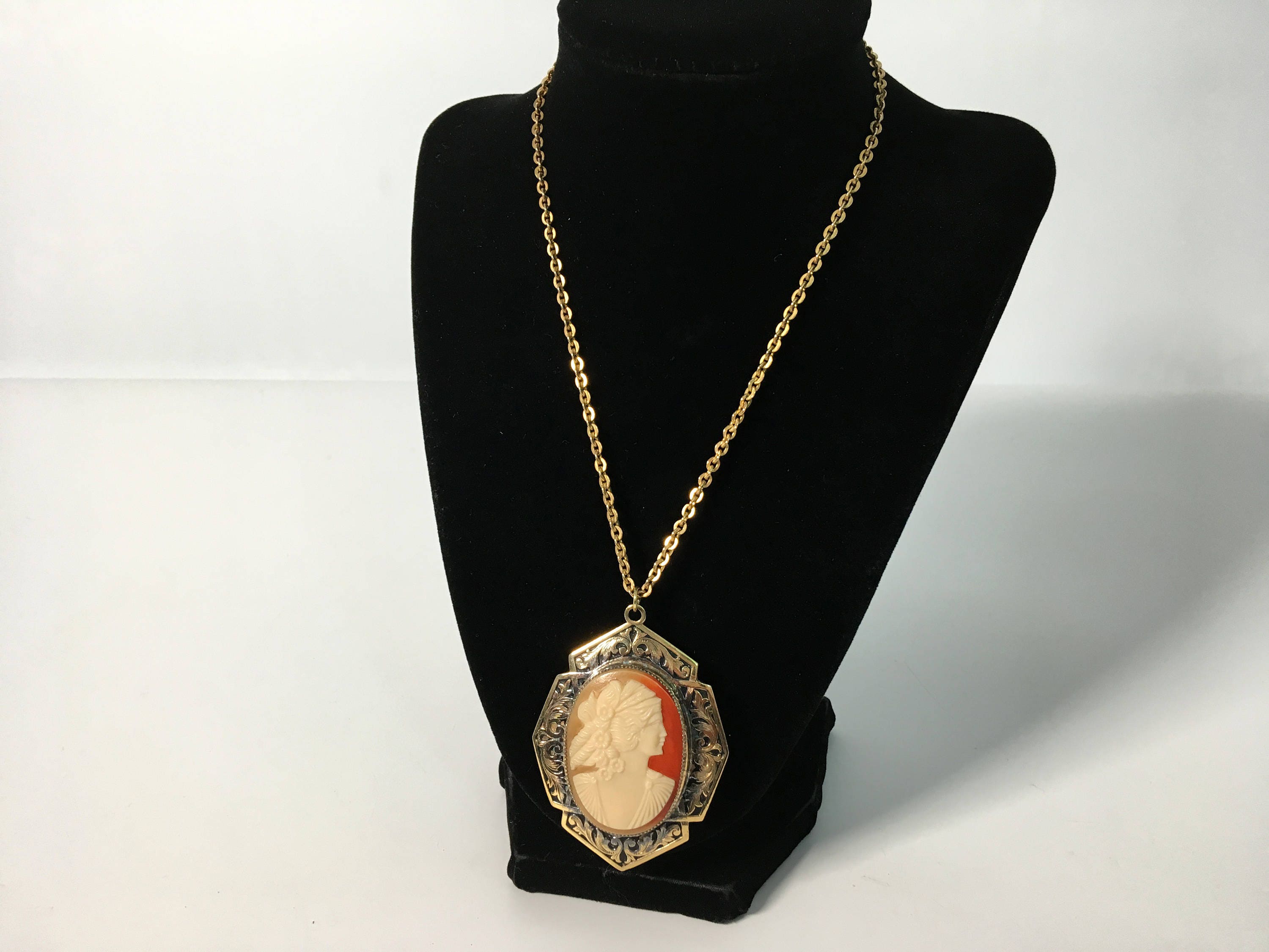 Vintage LARGE Cameo Locket Pendant Necklace - Large Oval Retro Cameo ...