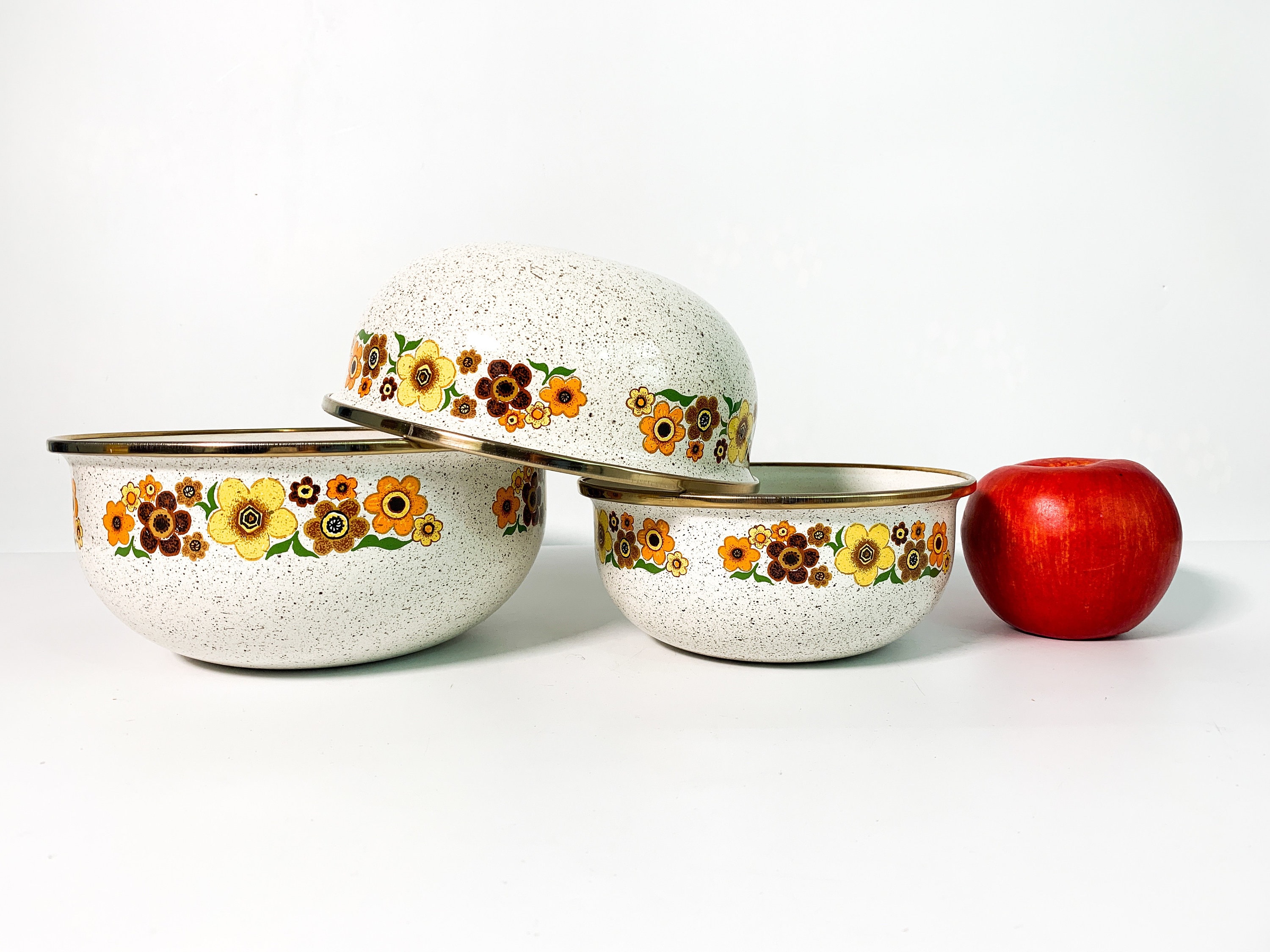Vintage Set 3 Enamel Bowls Retro Kitchen Tan Brown Yellow Orange Green ...