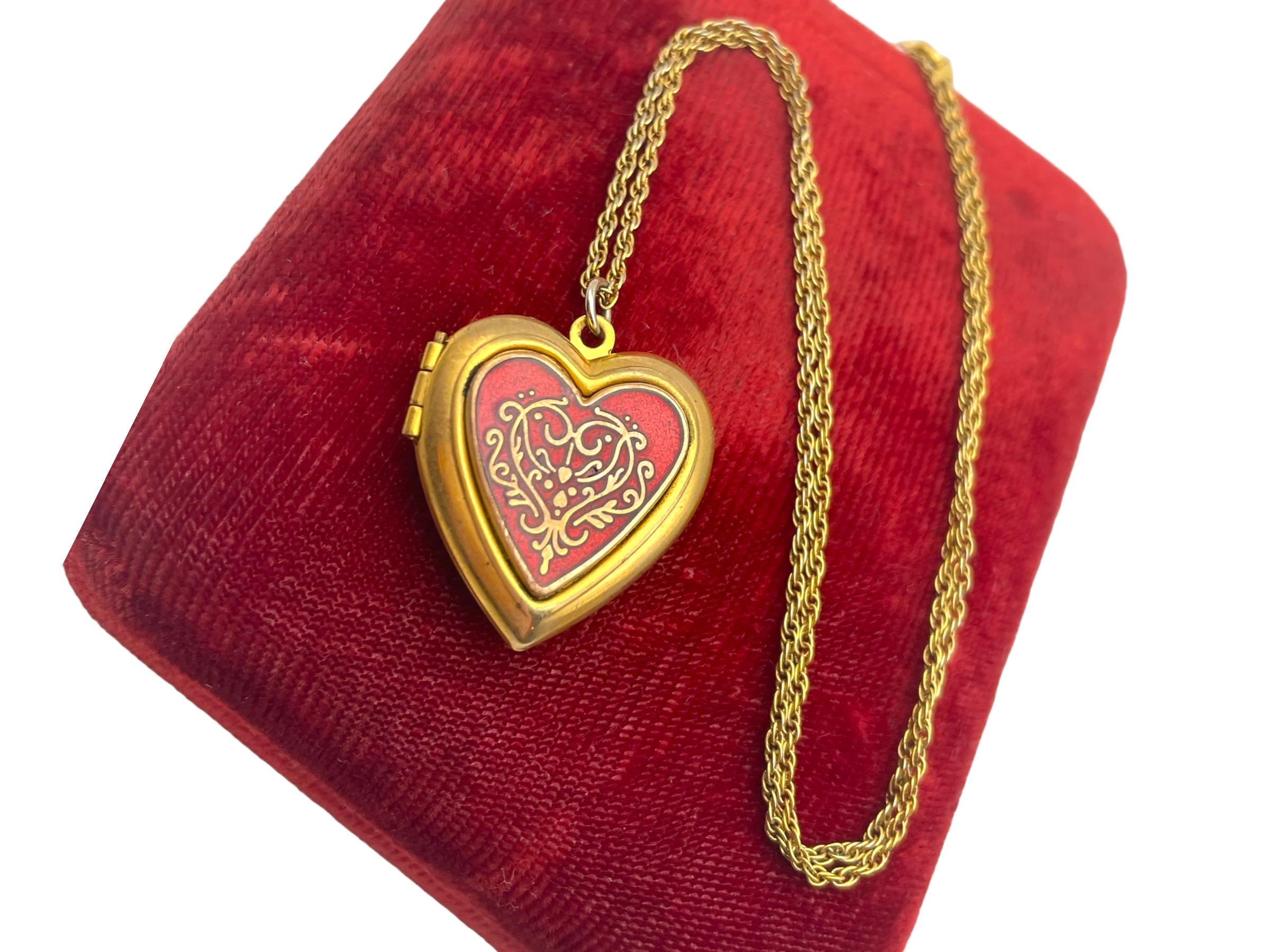 Vintage 1984 MMA Metropolitan Museum of Art Gold Tone Red Enamel