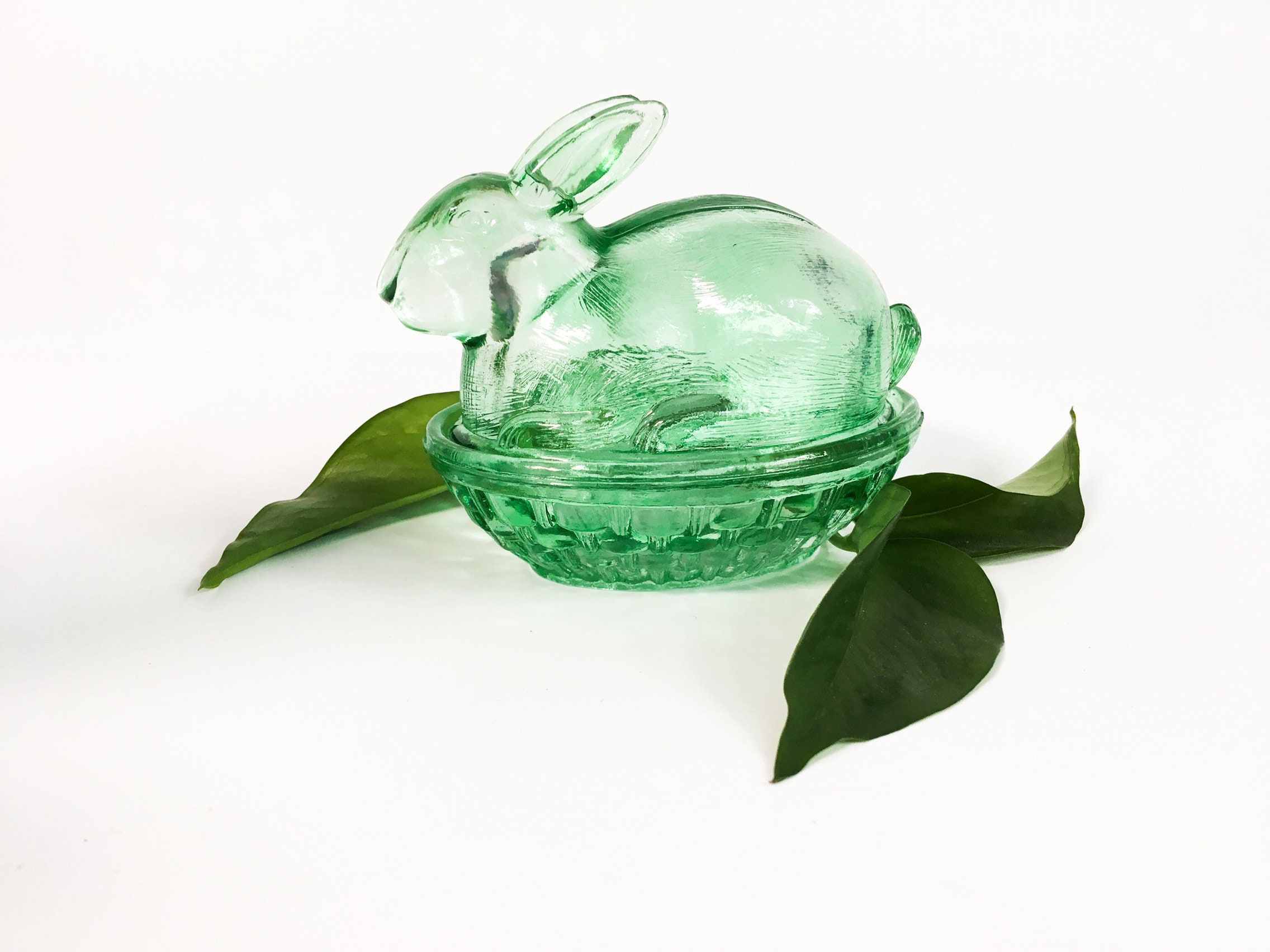 Vintage L E Smith Green Glass Rabbit or Bunny Trinket Jar w/ Lid