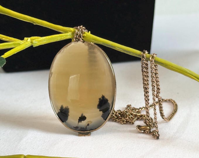 Vintage LARGE Oval Agate Pendant on Long Chain - Retro Necklace w/ Tan & Black on Gold Tone Metal Chain - Statement Estate Jewelry for Her