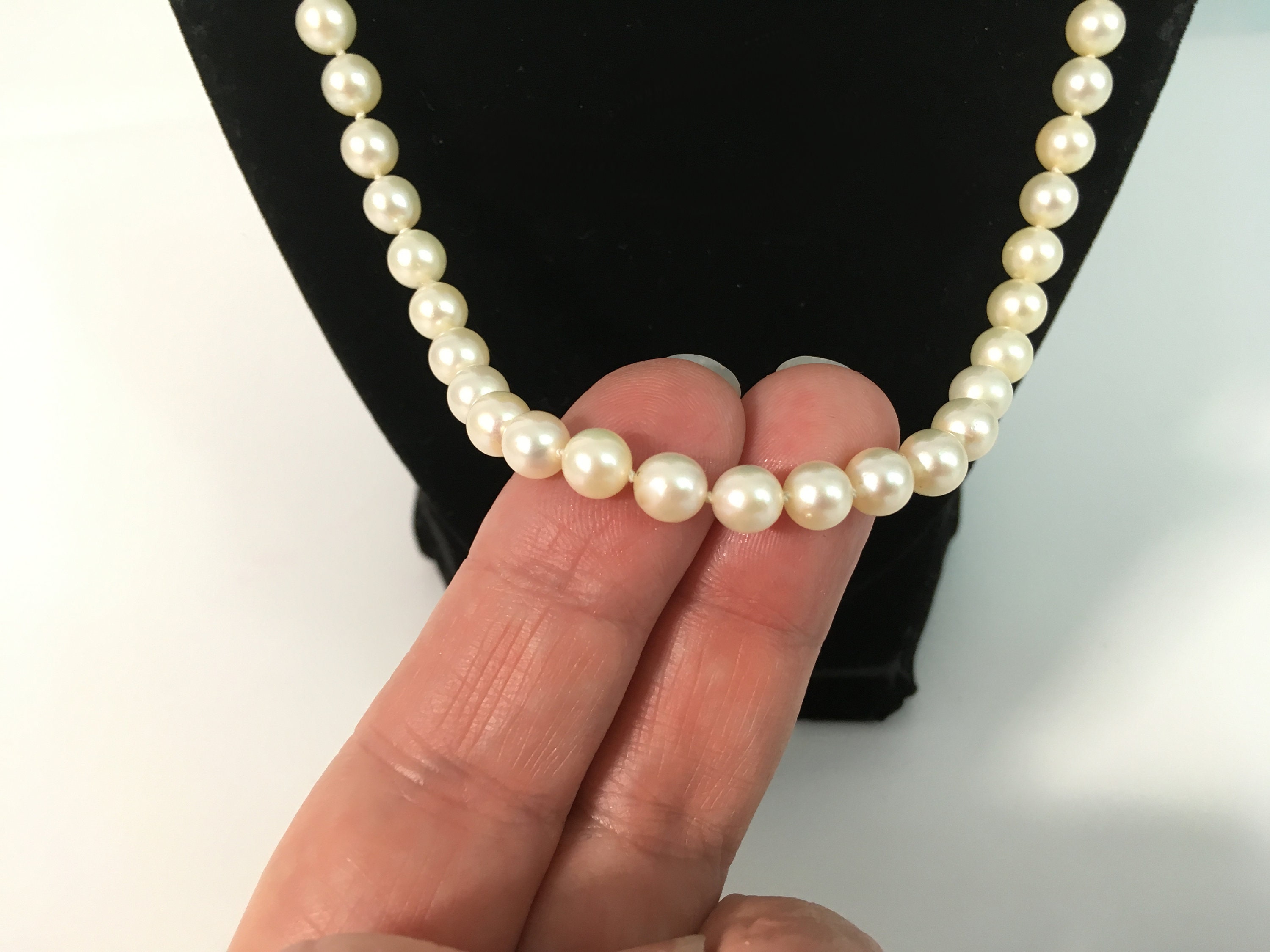 Vintage Pearl Necklace w/ 14K White Gold Clasp - 21 Long Mid century