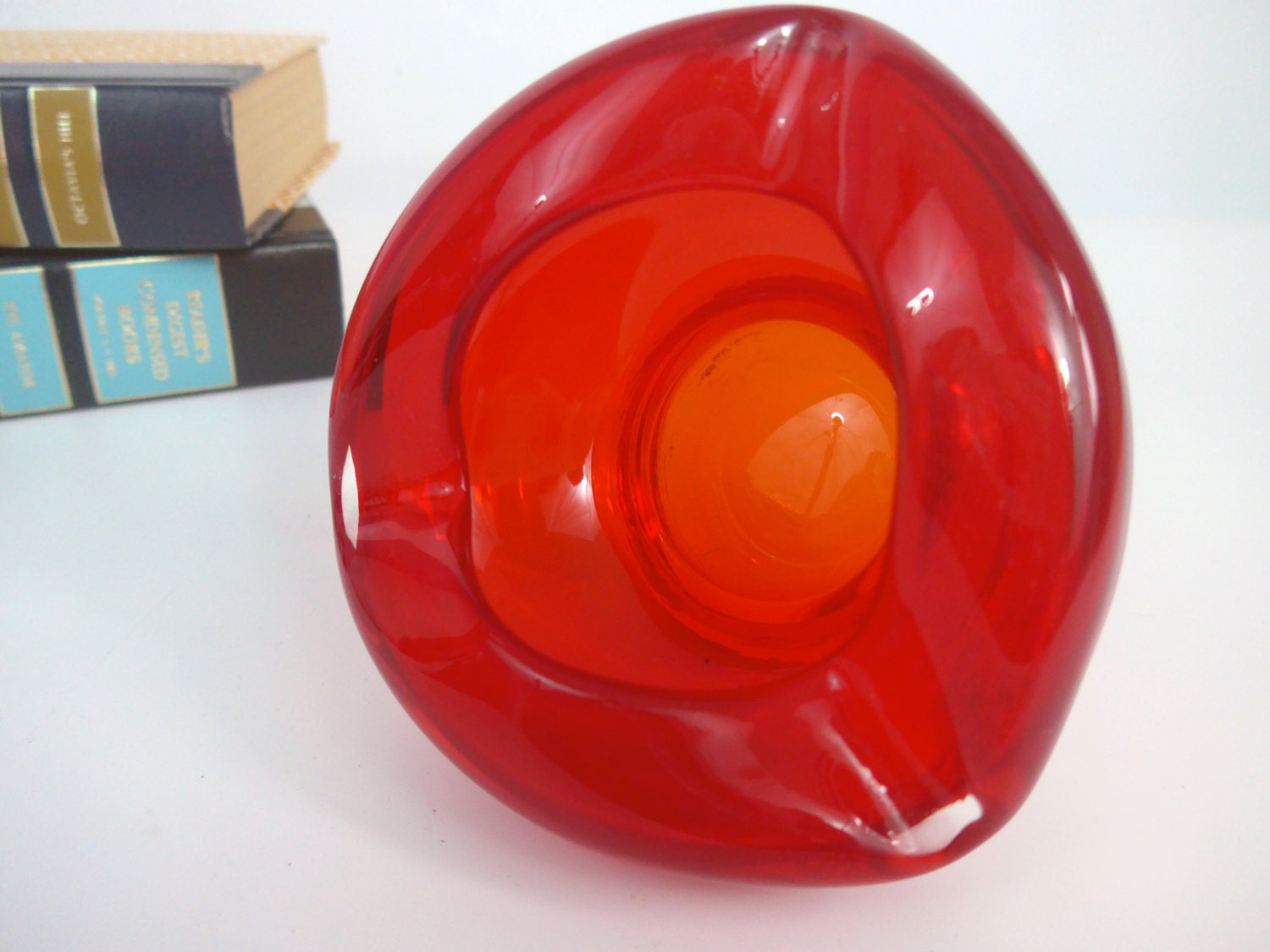Mid century Retro Red Art Glass Ashtray Vintage Red Round Controlled