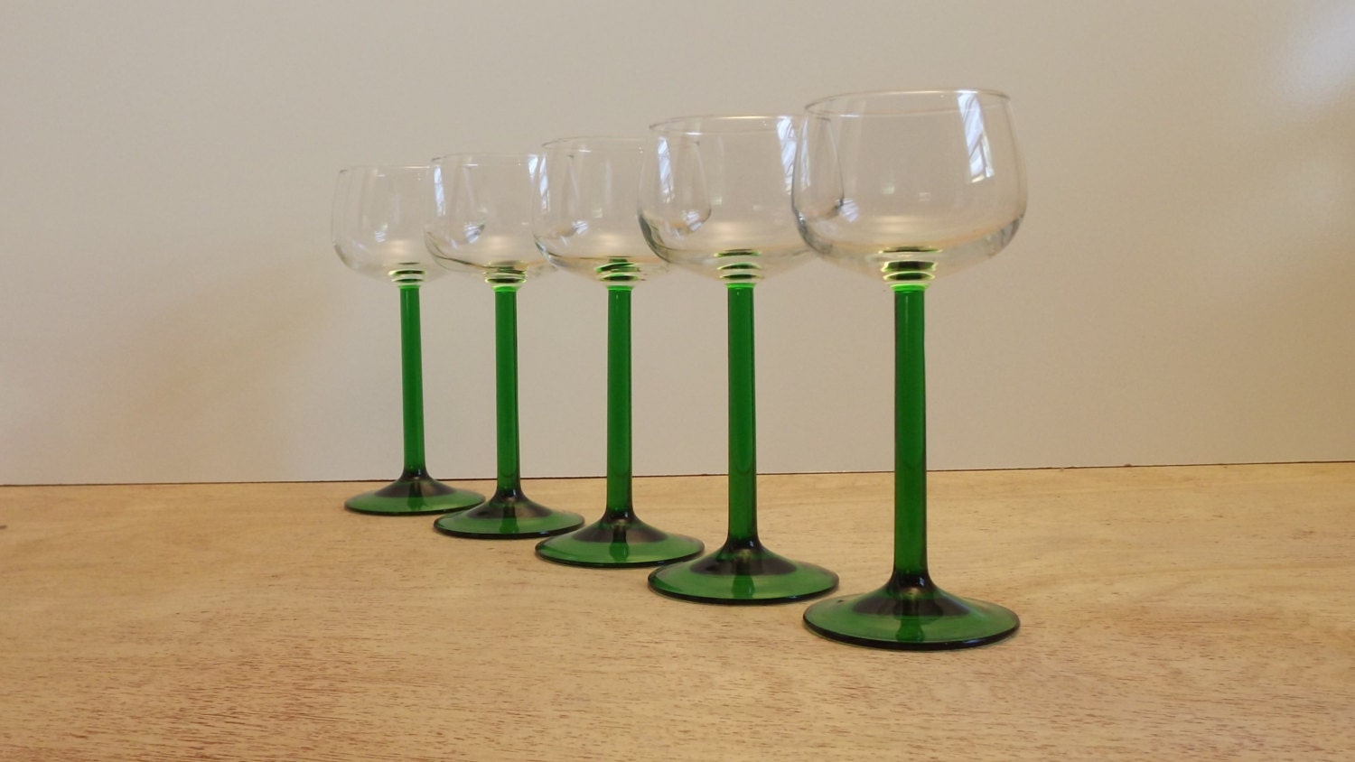 4 Vintage / Retro Wine or Cordial Glasses w/ Green Stem FRANCE