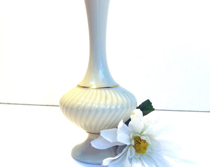 Vintage Lenox White / Cream Vase w/ Gold Trim - Giftware Swirl Ribbed Vase Savoy Lenox China - Bud Vase Traditional Classic Home Decor