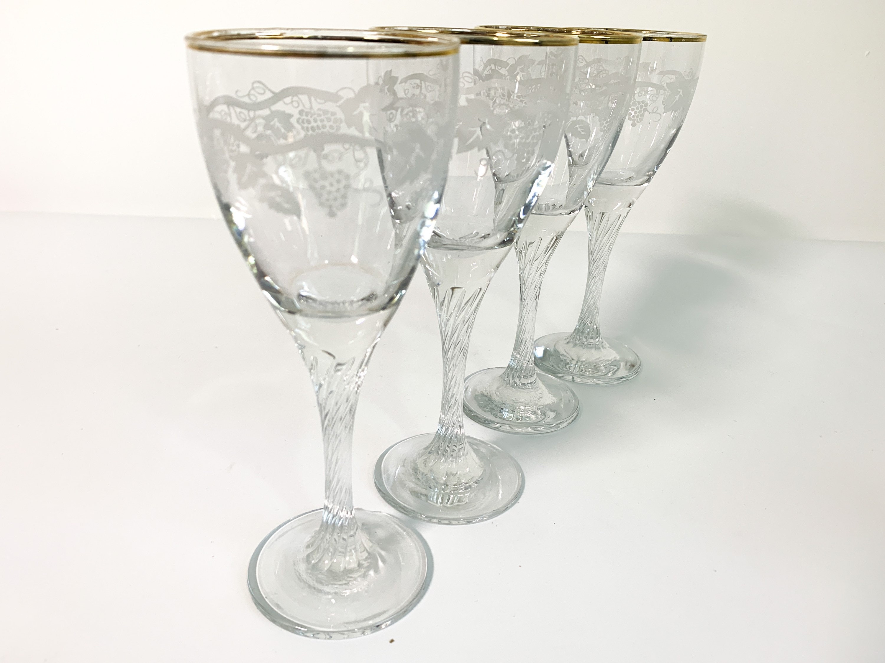 VTG SET (4) LARGE CLEAR CRYSTAL WINE GLASSES CUT BAND DESIGN FANCY STEM - 7  1/2”