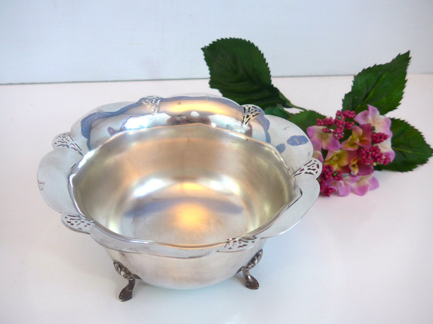 Vintage Silverplate Bowl w/ 4 Pedestal Legs by William Rogers Silver