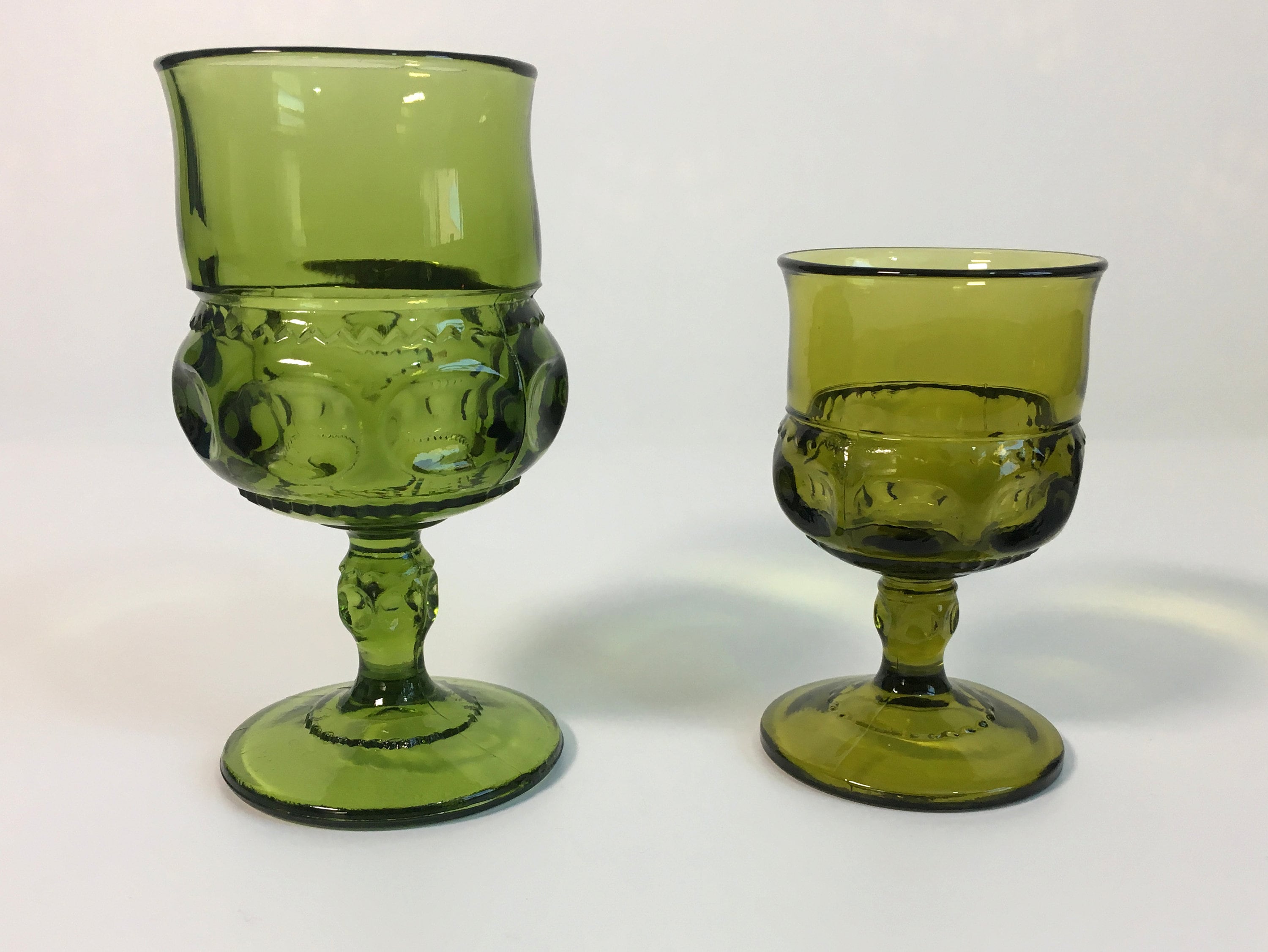 4 Vintage Emerald Green Glass Wine or Water Glasses Decorative Sides