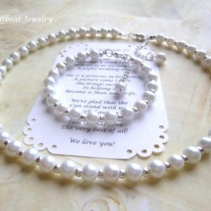 Matching Pearl Necklace & Bracelet Set:  Come&#39;s with a Free Card