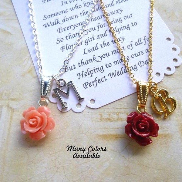 Collier personnalisé bouquet de filles : breloque initiale rose,