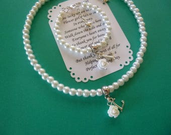 Personalisierte Perle Blumenmädchen Halskette Armband Set: Rose Initial Charm,