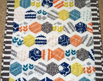 The Zig and Zag of Hexies Table Runner PATTERN