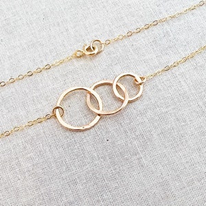 3 Circle Necklace Gold, Eternity 3 Ring Necklace, Interlocking Rings, Three Size Circle Necklace, Entwined Circles