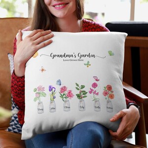 Almohada personalizada de flores de nacimiento, almohada de jardín de la abuela nombres de nietos, almohada de apellido, regalo de Navidad, almohada y funda incluidas, Gigi