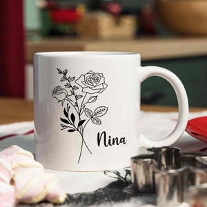 Caneca de flor personalizável do mês de nascimento, presente de caneca personalizado para ela, presente de mãe, presente de Natal, caneca floral com nome de flor de nascimento, presente de caneca branca