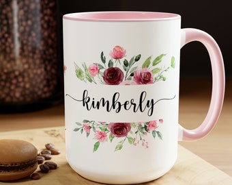 Hermosa taza de café con nombre inicial del monograma de rosas rosadas, taza personalizada, inicial de dama de honor de boda y regalo de nombre para ella, inicial de nombre floral