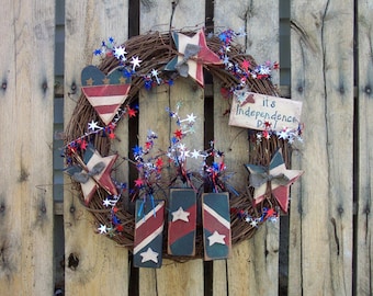 Independence Day Wreath Pattern incorportating Wood Hearts, Firecrackers & Rustic Stars Americana Craft Pattern for the 4th of July