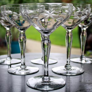 6 STAR FLOWER WINE 1940 Coupe Vintage Stemware Glasses Etched Design Bar Liquor Crystal Sorbet Sherbet Glass Optic Panel Barware Elegant