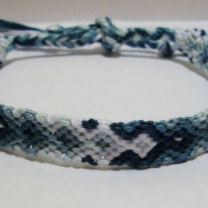 Gradient Blue Arrowhead Pattern Embroidery Macrame Friendship Bracelet, Blue Ombre Decending Diamond Pattern Macrame Friendship Bracelet image 4