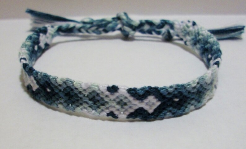 Gradient Blue Arrowhead Pattern Embroidery Macrame Friendship Bracelet, Blue Ombre Decending Diamond Pattern Macrame Friendship Bracelet image 4