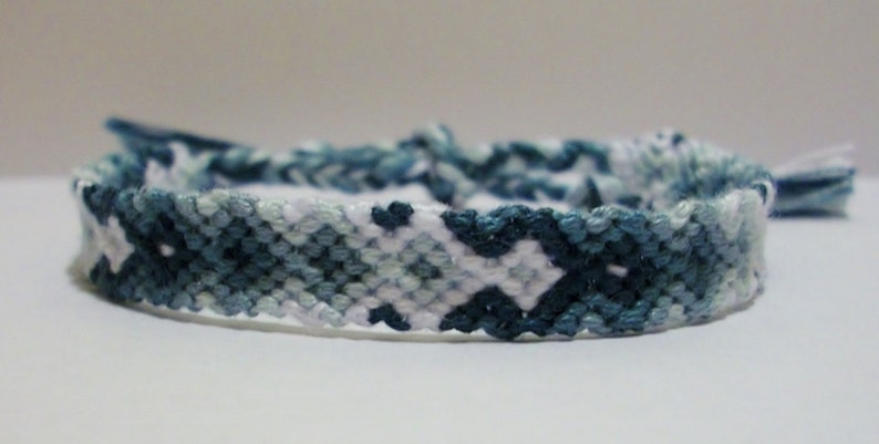 Gradient Blue Arrowhead Pattern Embroidery Macrame Friendship Bracelet, Blue Ombre Decending Diamond Pattern Macrame Friendship Bracelet image 5