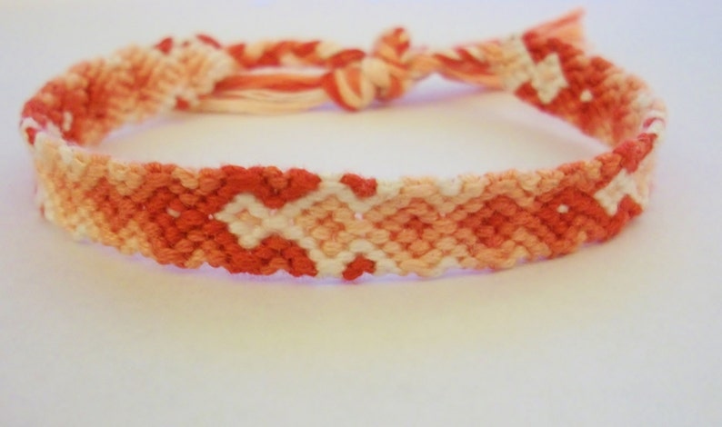 Coral Peach Gradient Arrowhead Pattern Embroidery Friendship Bracelet, Ombre Coral Peach Arrow Bracelet, Descending Diamond Bracelet image 5