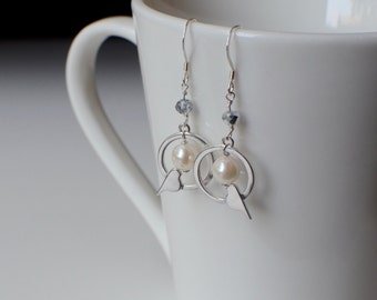 Bird Earrings, Silver Drop Earrings, Bird Jewelry, Dainty Earrings, Silver Bird Jewelry, Pearl Earrings, Cute Earrings, Mother of the Bride