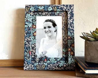 Dark and Moody Fabric Wrapped Picture Frame (4x6), Arts and Crafts Housewarming gift, Dark Blue Wedding gift