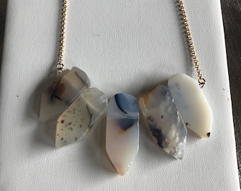 Agate Whim Necklace in 14k Gold Fill