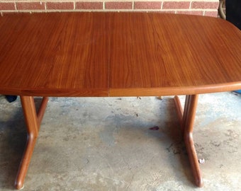 Danish Modern Teak oval dining table by Skovby