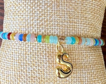 Bracciale con perline e ciondolo iniziale a forma di bolla: bracciale elastico multipietra riempito d'oro