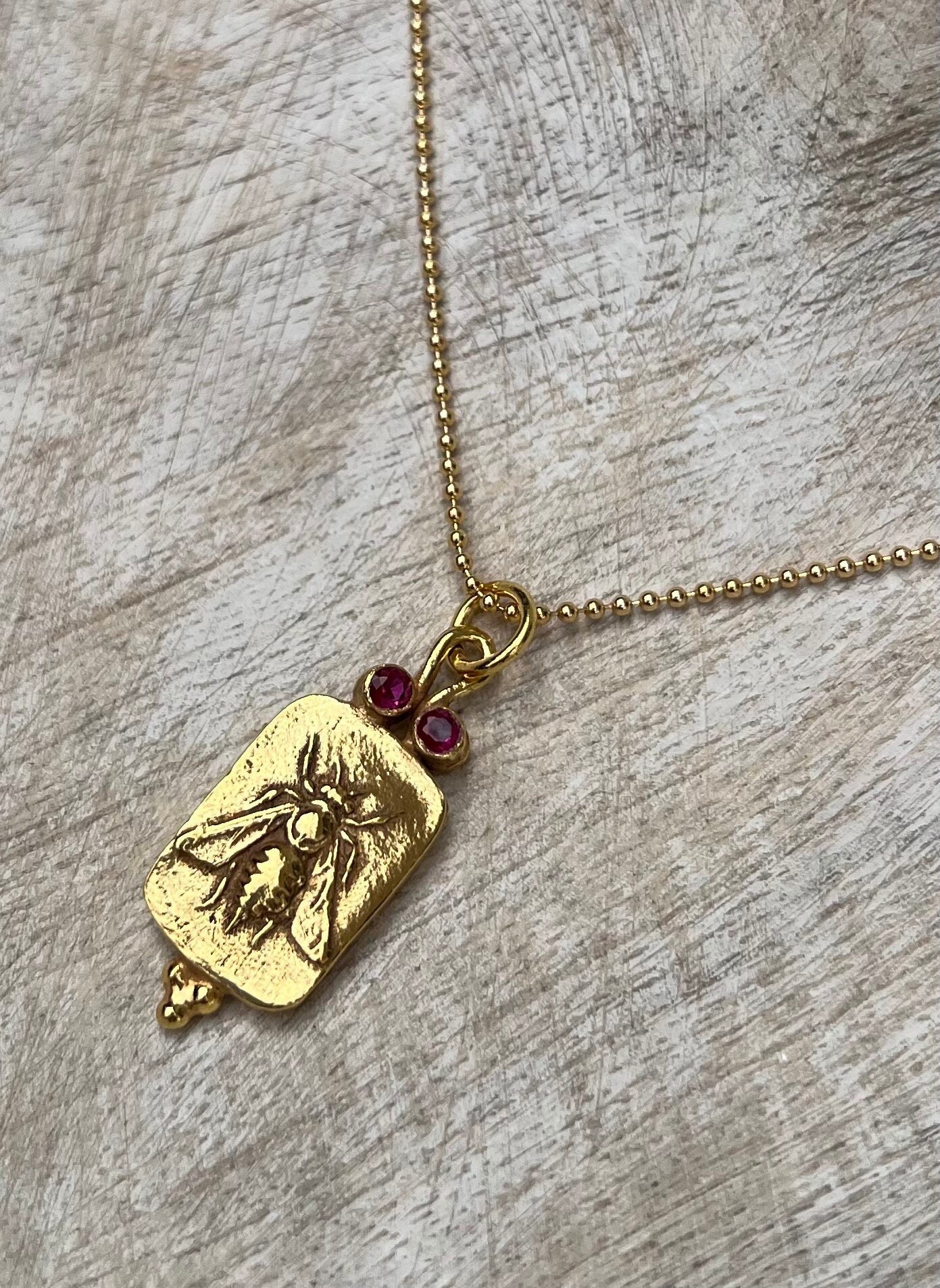 Bee Necklace Handmade Necklace Intaglio Pendant Necklace Gold Vermeil  Pendant Gold Filled Necklace Valentine Gift for Her Bee Pendant - Etsy
