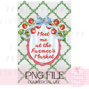 Op de afbeelding: Een witte achtergrond met een groen traliemotief en een centraal ovaal ontwerp. De ovaal heeft de tekst "Meet me at the Farmer's Market" omgeven door rode en blauwe accenten, tomaten en een blauwe strik. De onderkant leest "PNG FILE COMMERCIAL USE."