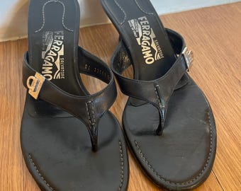 Vintage Salvatore Ferragamo Gancchini leather Sandals/ Black leather/Silver MetalBuckle/Round Toes/Size 6.5B