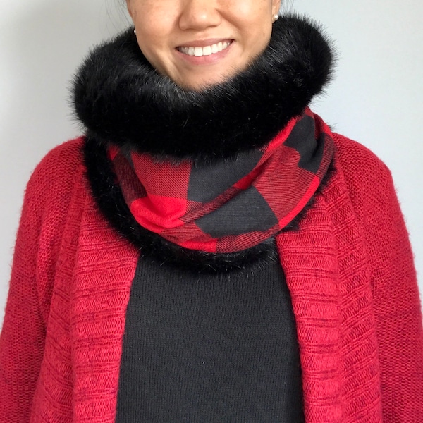 Cou de snood doux et chaud Plus chaud Buffalo Fur Cowl / Réversible Deux côtés Fausse Fourrure Infinity Coffon / Black Red / 10 pouces de largeur