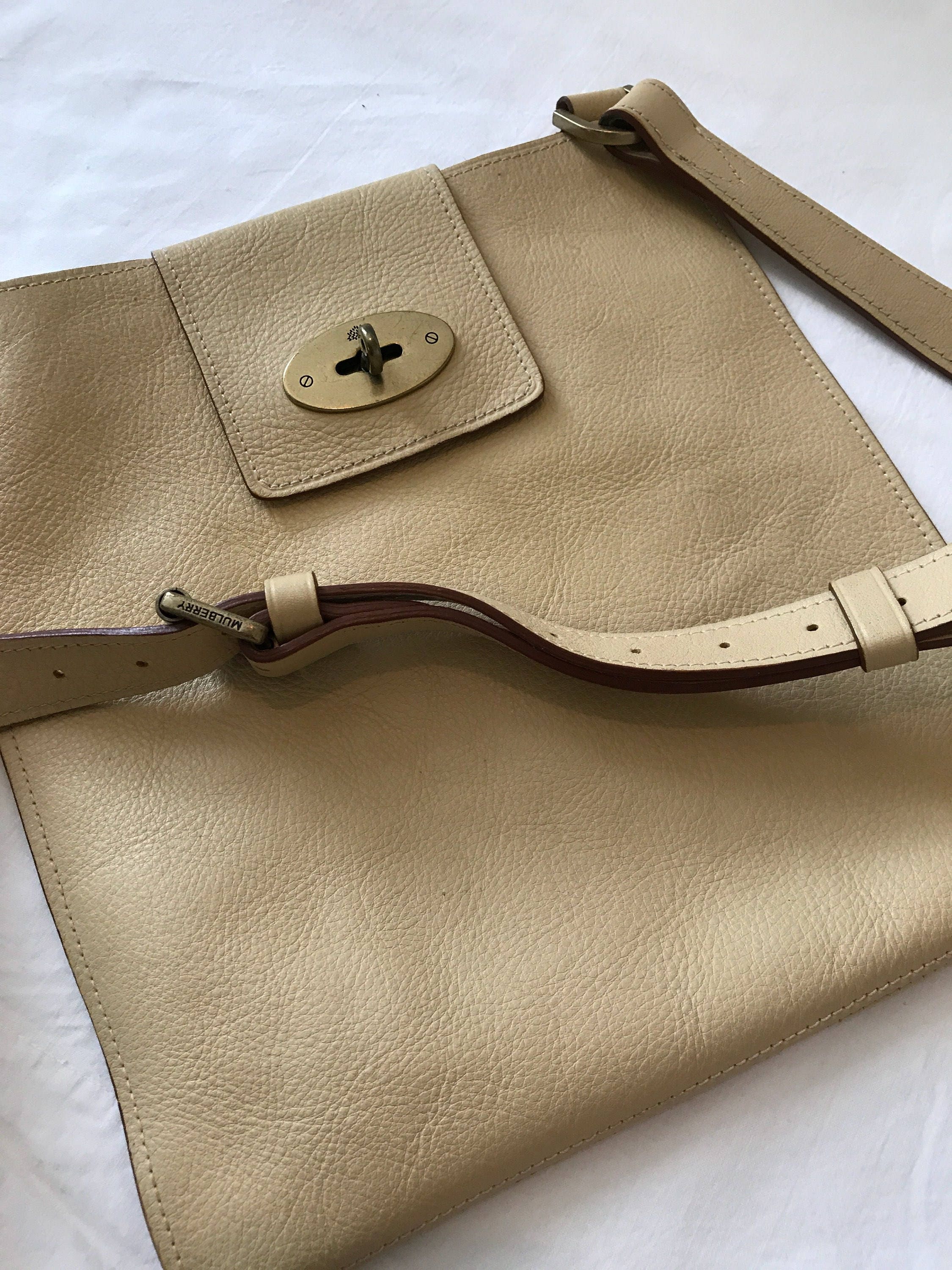 Vintage Mulberry Messenger Bag/ecru Leather 