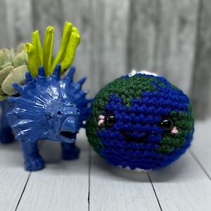 Crochet Planet Earth, Amigurumi Earth, Crochet Globe, Science Teacher Gift, Earth Day Gift, Teacher Appreciation Gift, Planet Earth Toy