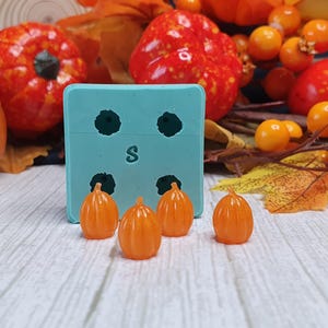 4 moules 3D citrouille, 1,5 cm, pour résine époxy, pâte polymère. Cire, savon, plâtre...