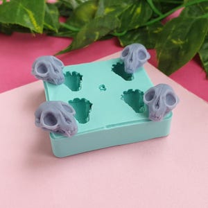 Cat Skull 3D Mold, 2 cm, for Epoxy Resin, Polymer Clay. Wax, Soap, Plaster...