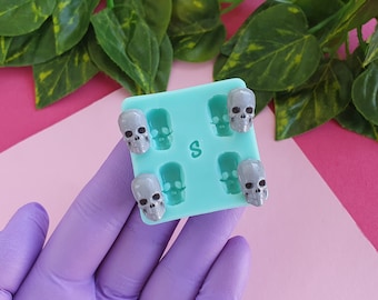Flat Skull Silicone Mold, Epoxy Resin, Polymer Clay ,Wax, 1.5cm