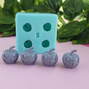 4 pcs Pumpkin with Face 3D Mold, 1.5 cm, for Epoxy Resin, Polymer Clay. Wax, Soap, Plaster...